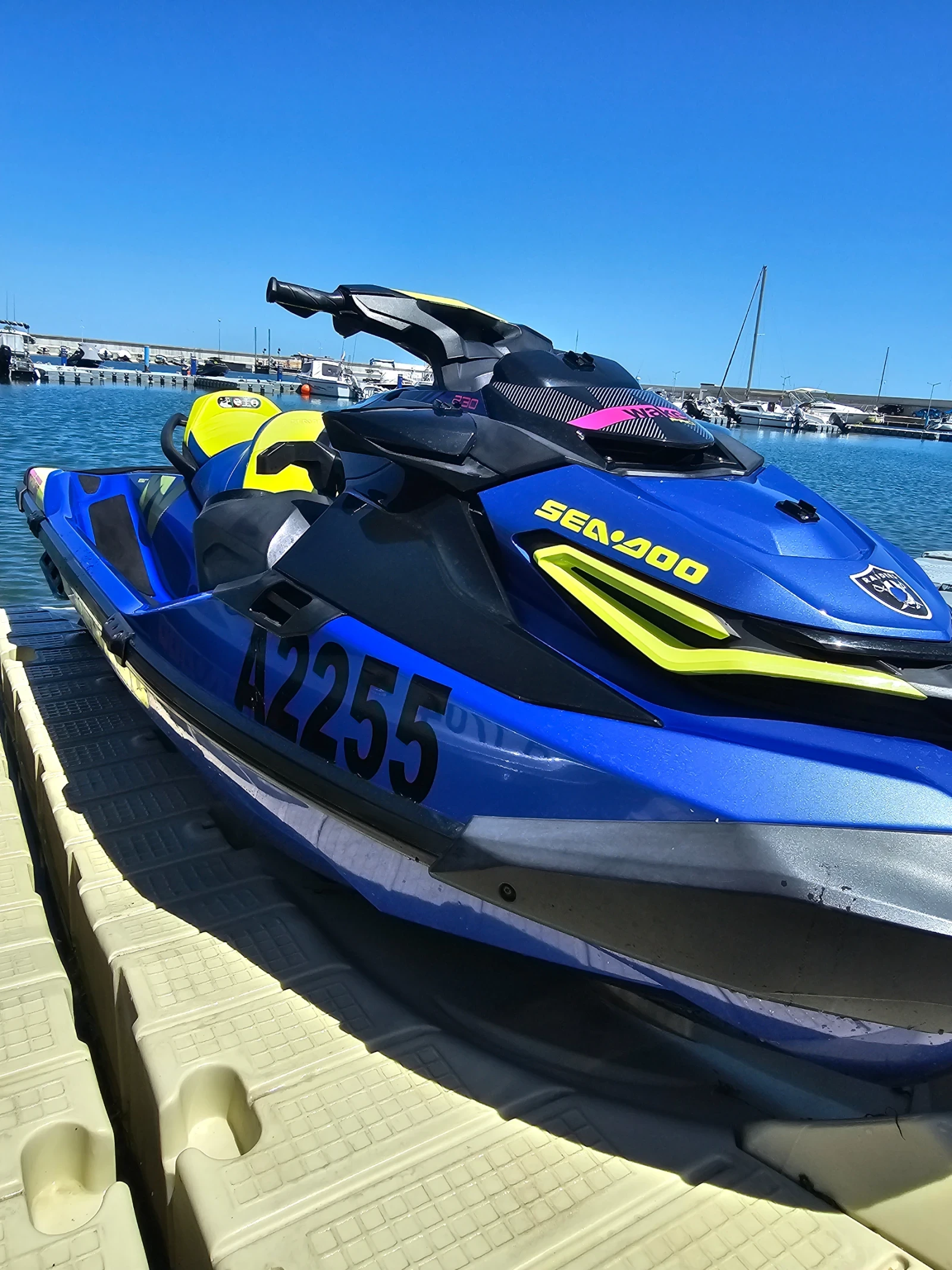 Джет Bombardier Sea Doo Wake Pro 230