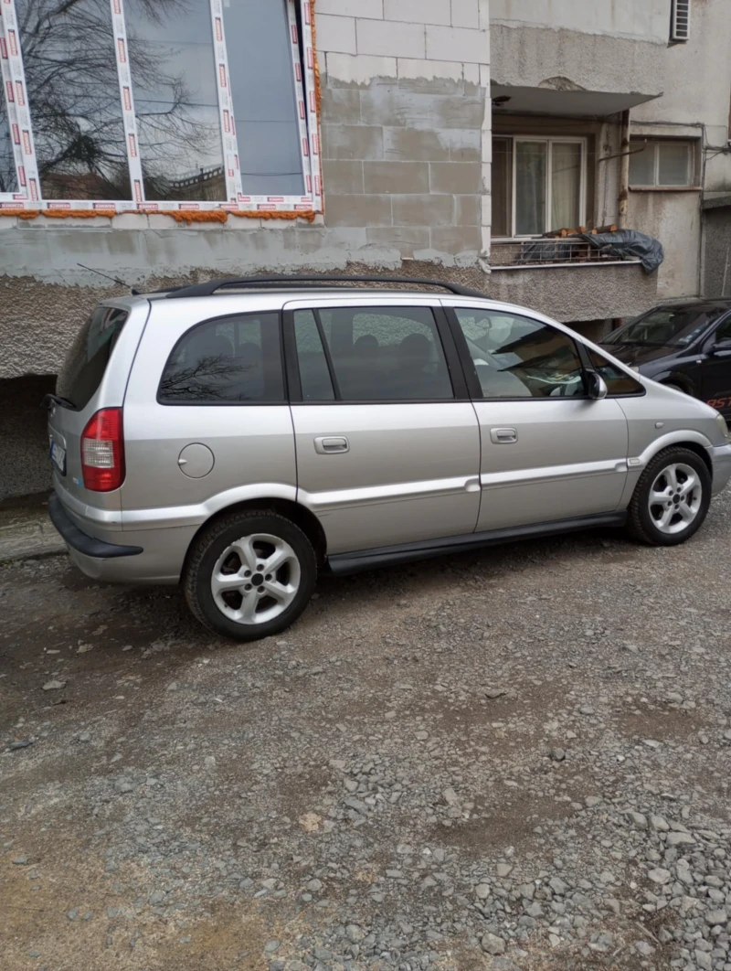 Opel Zafira, снимка 3 - Автомобили и джипове - 48201602