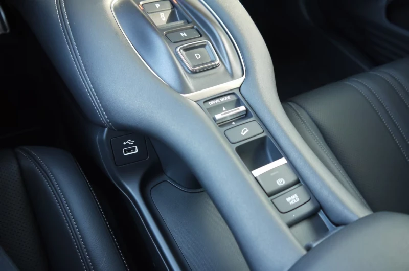 Honda ZR-V 2.0/ADVANCE/184HP/e:HEV/HUD/PANO/NAVI/AMBI/270f, снимка 14 - Автомобили и джипове - 50810705