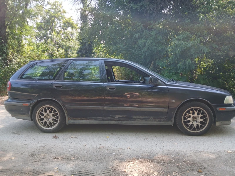Volvo V40 2.0Т, снимка 7 - Автомобили и джипове - 51130343