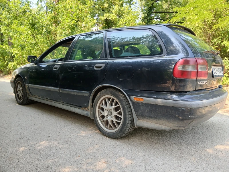Volvo V40 2.0Т, снимка 6 - Автомобили и джипове - 51130343