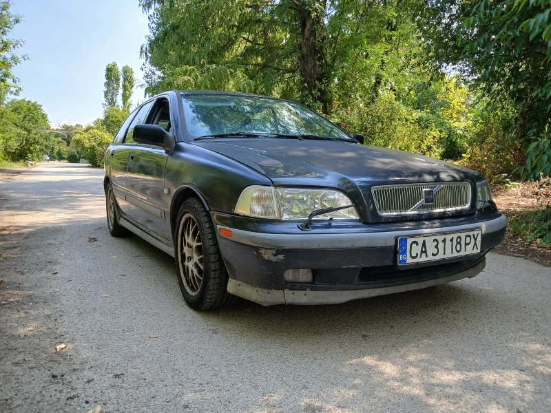 Volvo V40 2.0Т, снимка 3 - Автомобили и джипове - 51130343