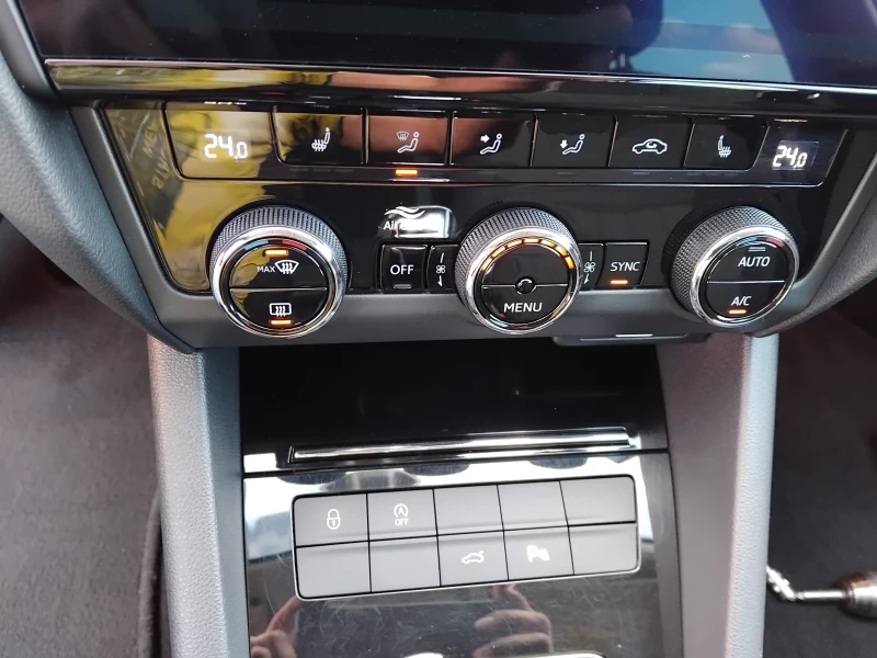 Skoda Octavia 1.5 GTEC CNG Метан, снимка 14 - Автомобили и джипове - 52531757