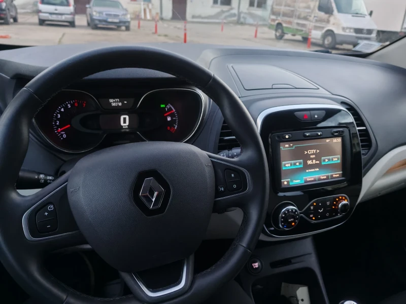 Renault Captur Euro 6, снимка 10 - Автомобили и джипове - 52513639