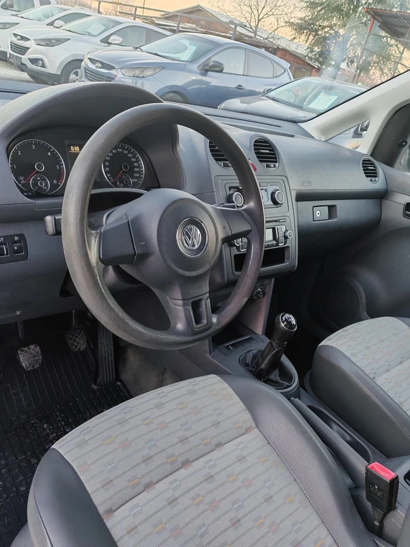 VW Caddy 1.6.102к.с., снимка 11 - Автомобили и джипове - 52805526