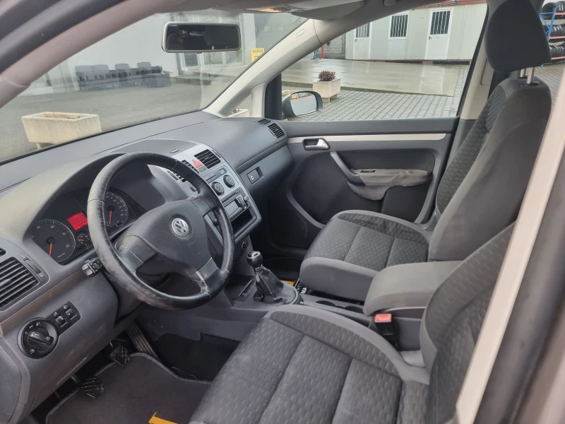 VW Touran 1.9 TDI , снимка 10 - Автомобили и джипове - 53019348