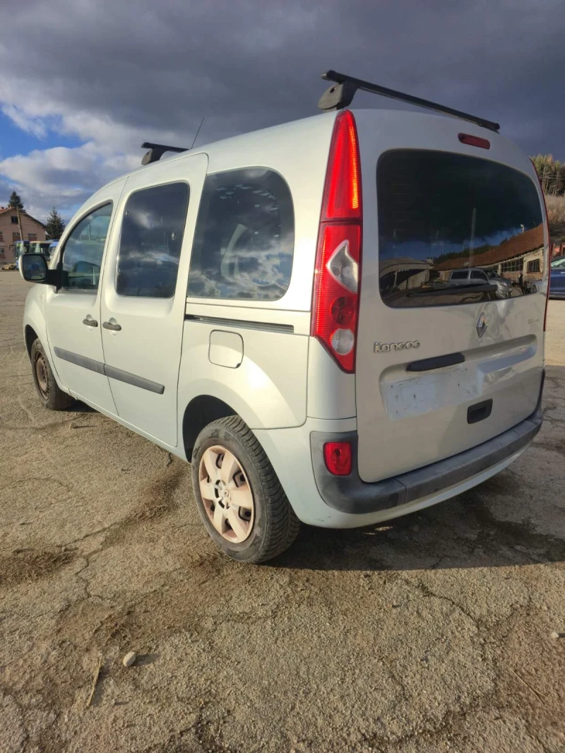 Renault Kangoo 1.6 16v газ, снимка 4 - Автомобили и джипове - 53434321