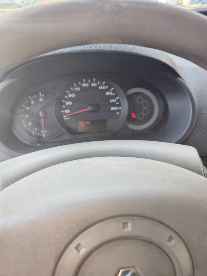Renault Kangoo 1.6 16v газ, снимка 7 - Автомобили и джипове - 53434321