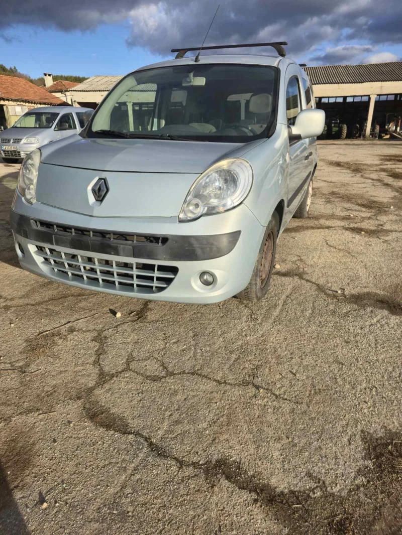 Renault Kangoo 1.6 16v газ, снимка 2 - Автомобили и джипове - 53434321