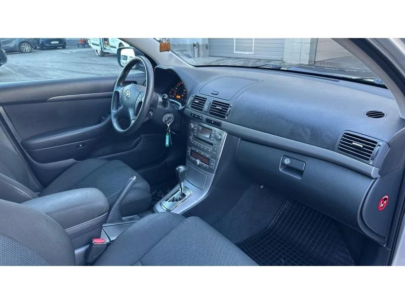 Toyota Avensis EXECUTIVE 2.0 AT - изображение 6
