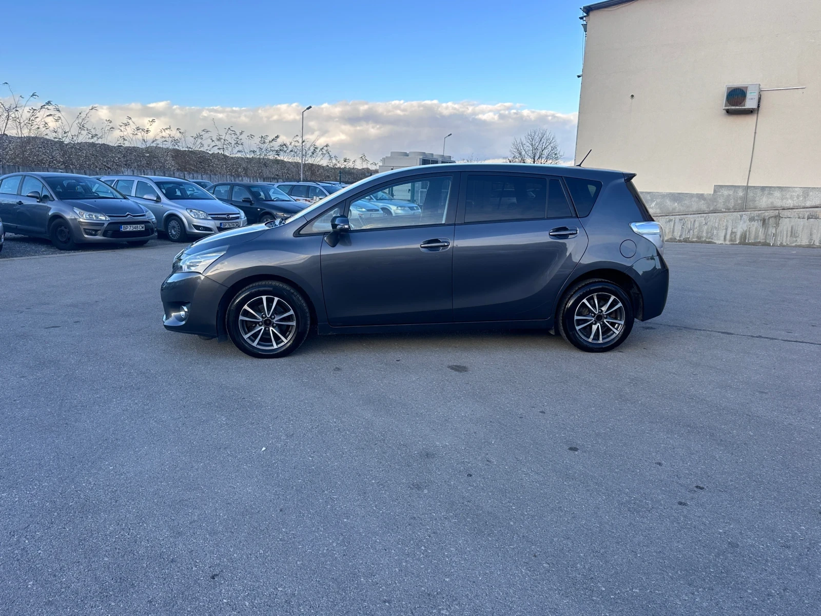 Toyota Corolla verso 1.6D4D - УНИКАТ - изображение 8