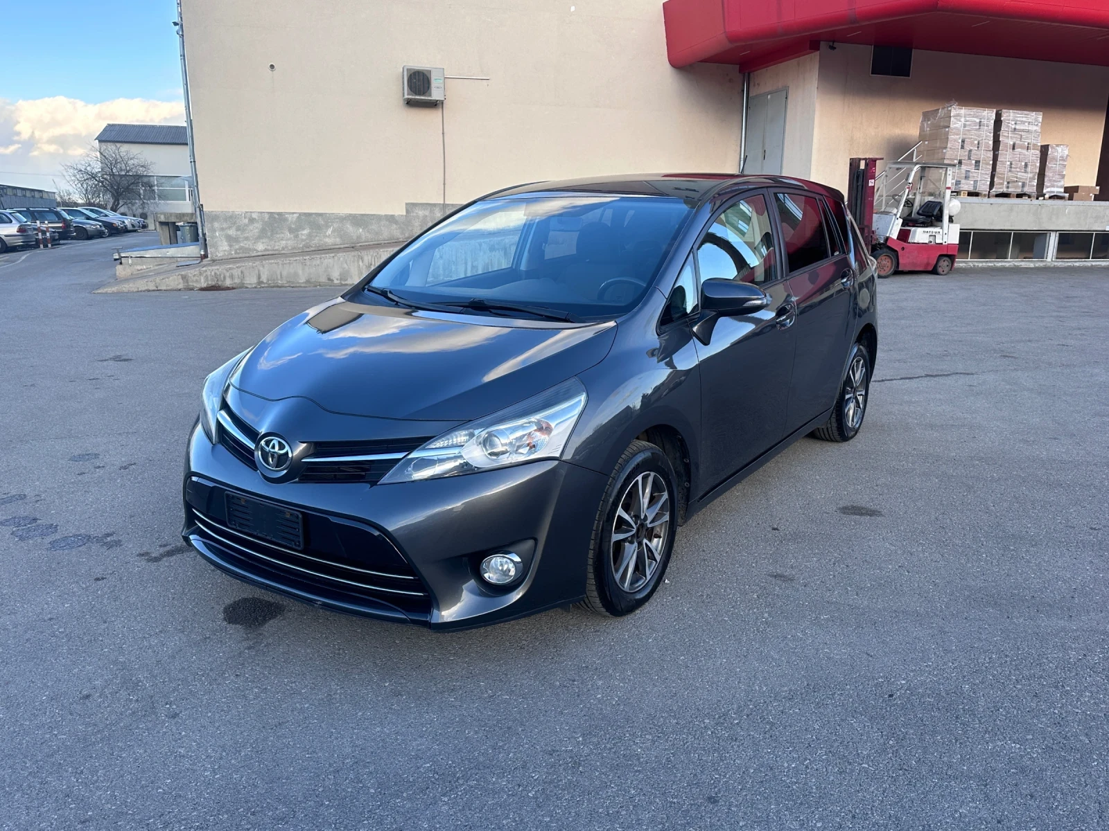 Toyota Corolla verso 1.6D4D - УНИКАТ - [1] 