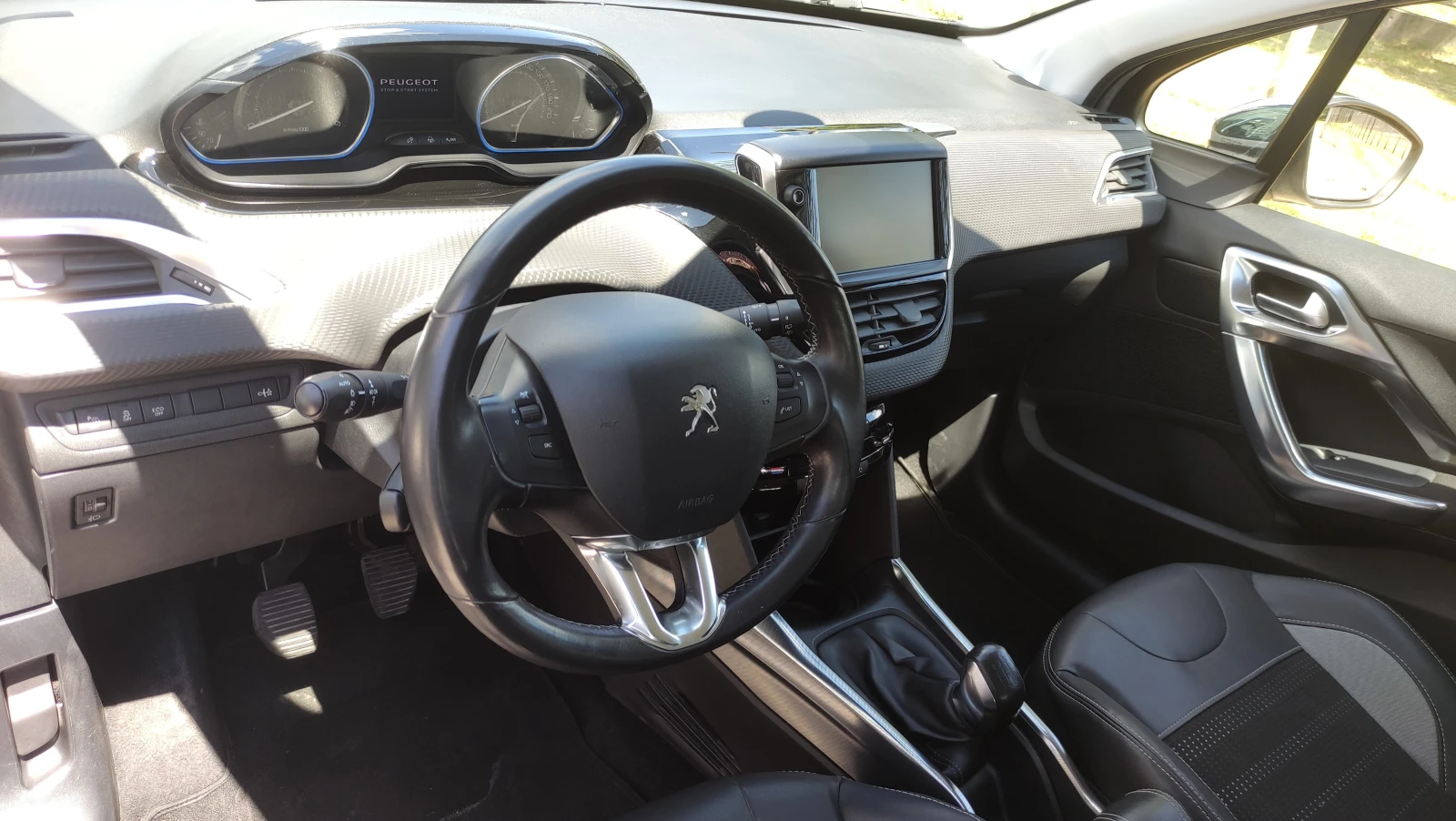 Peugeot 2008 e-HDI ALLURE 1.6 кожа - изображение 8