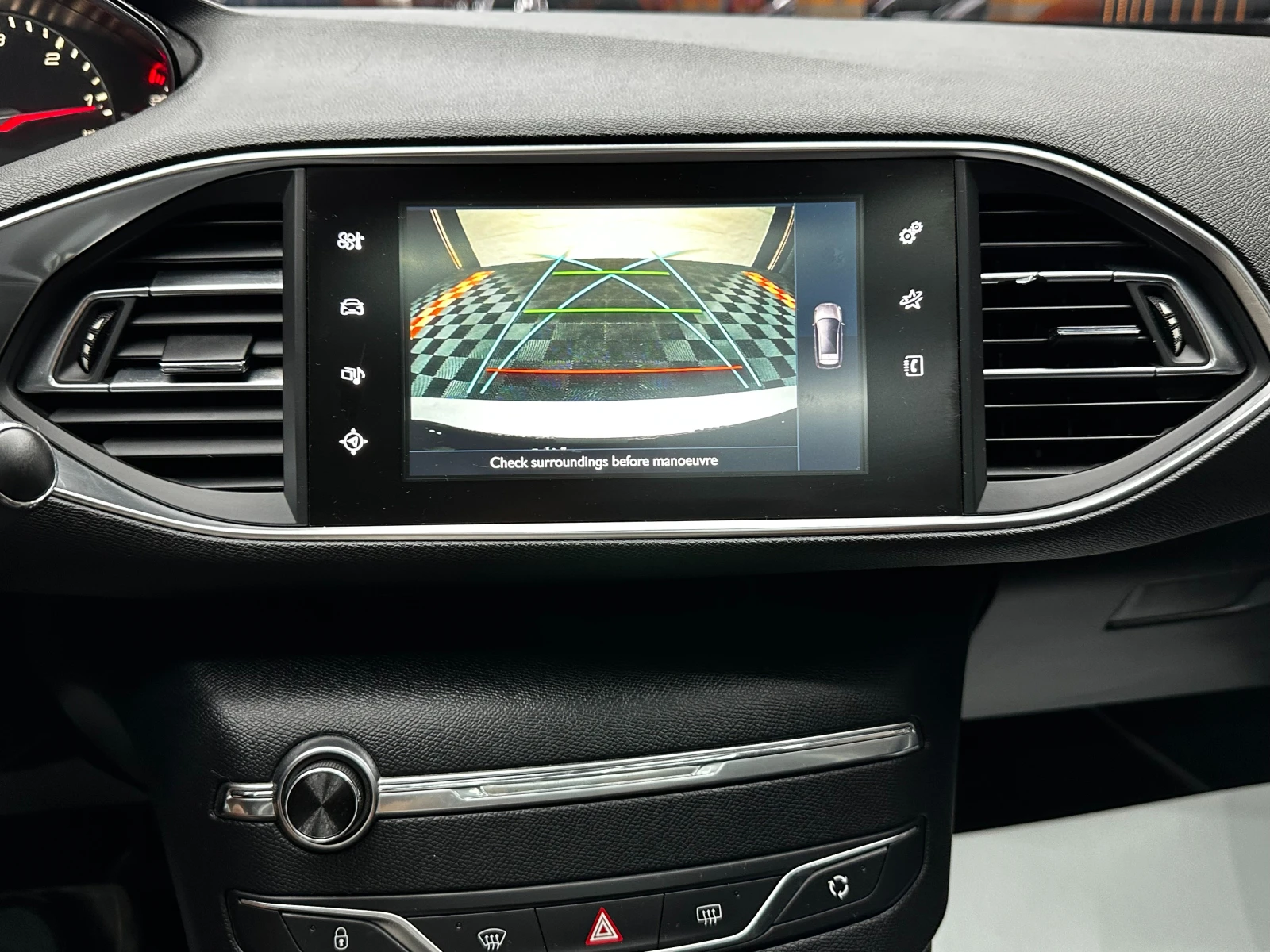 Peugeot 308 ГАРАНЦИЯ/GT Line/2.0hdi/ДОКАЗАНИ КМ/Автомат/, снимка 14 - Автомобили и джипове - 50801431