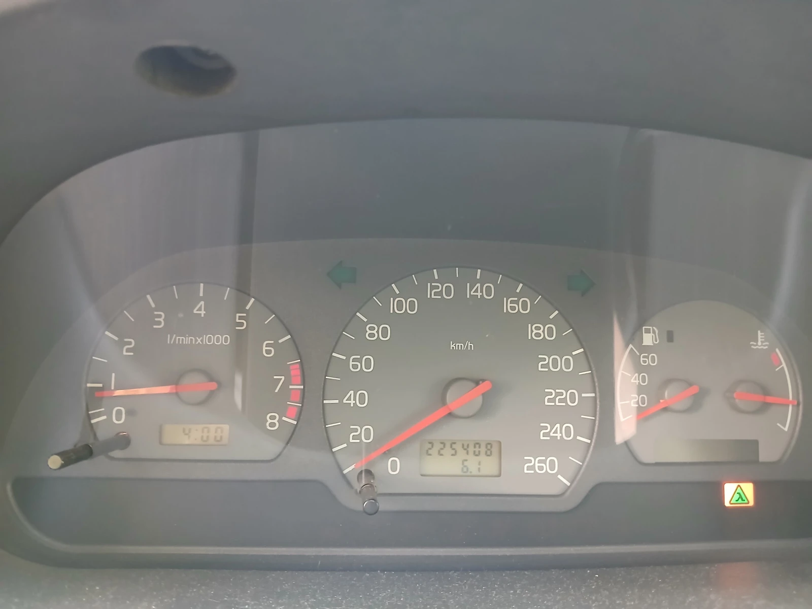 Volvo V40 2.0Т - изображение 9