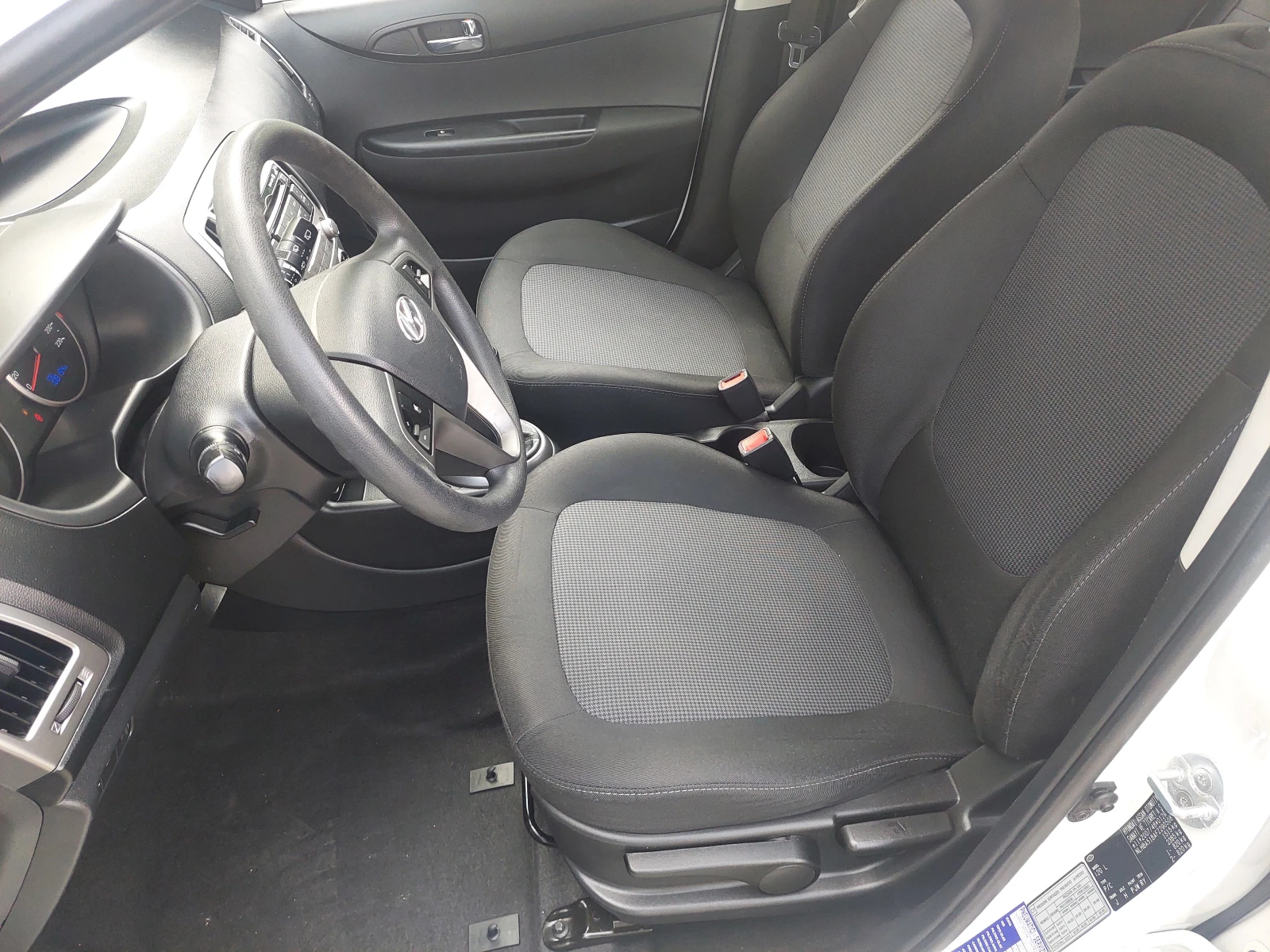 Hyundai I20 1, 2i 80ps LED - изображение 7