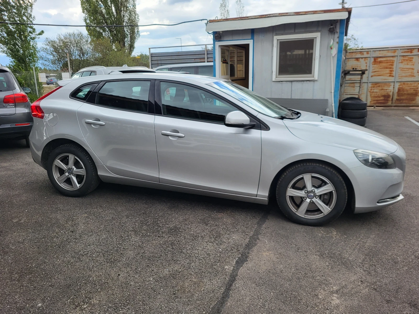 Volvo V40 2.0 D2 120 KC EURO 6B НОВ ВНОС ИТАЛИЯ  - изображение 4