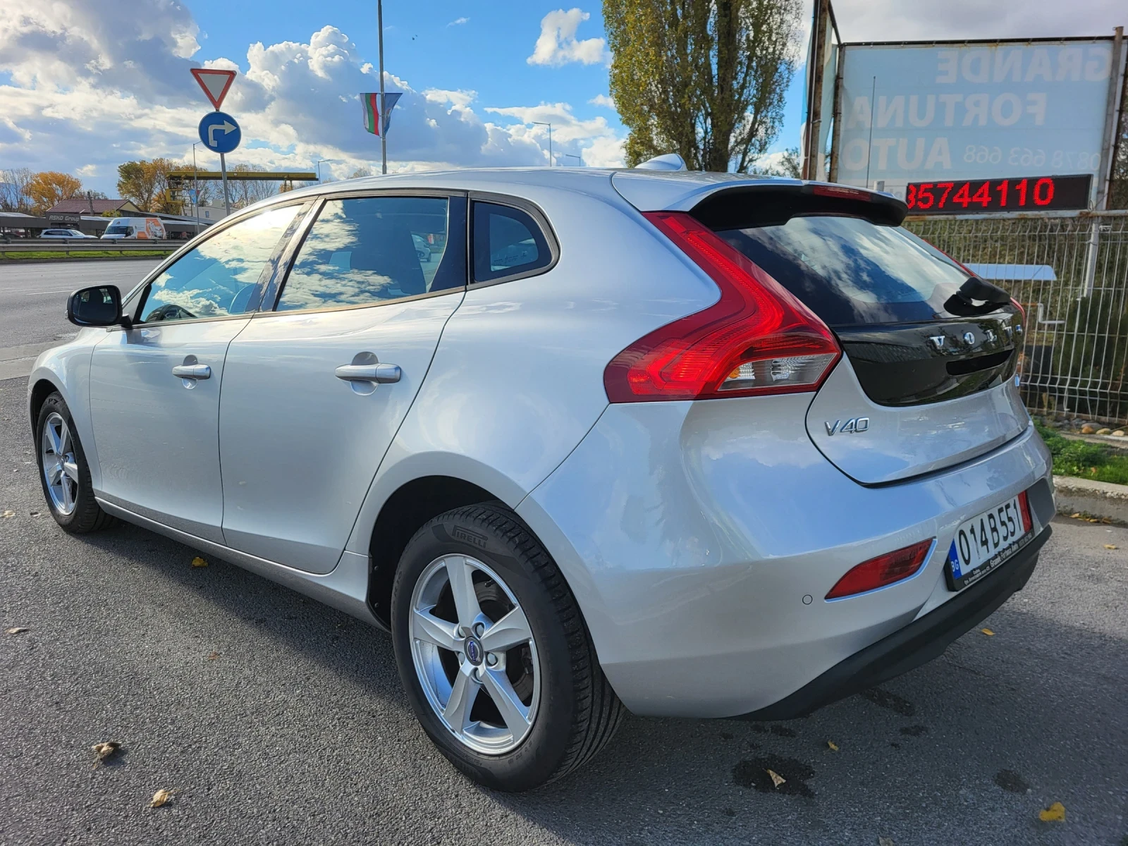 Volvo V40 2.0 D2 120 KC EURO 6B     | Mobile.bg   7