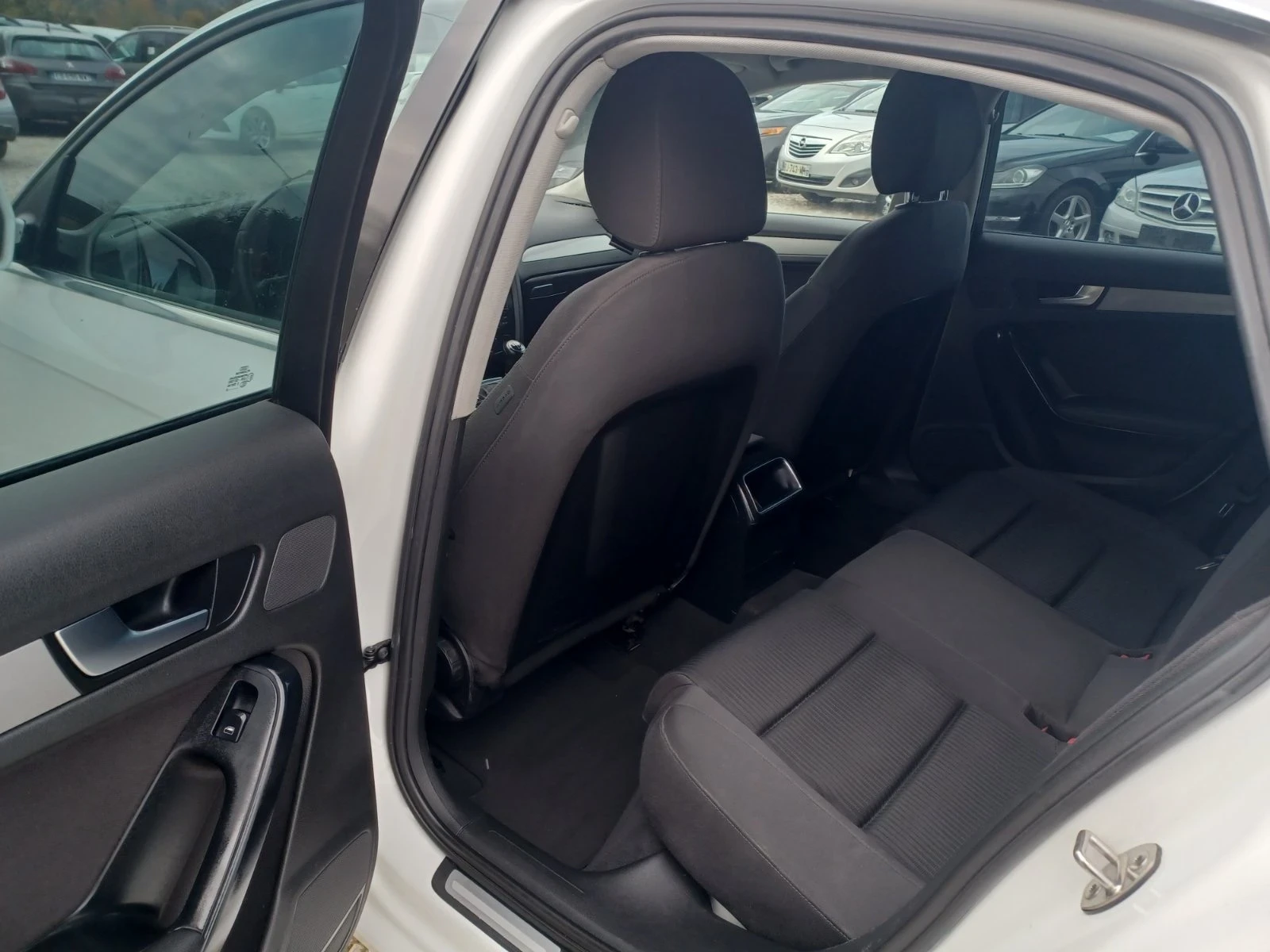 Audi A4 2.0TDi/SEDAN/143 K.C./6  | Mobile.bg   12