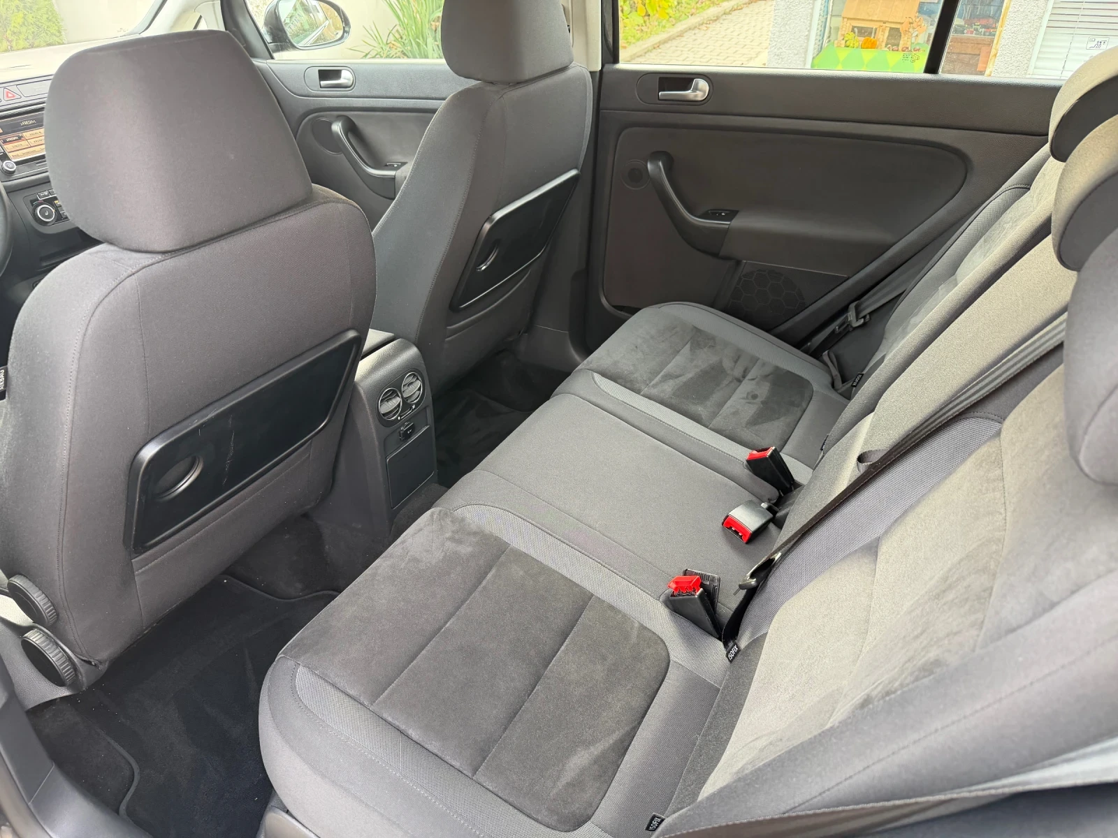 VW Golf Plus 1.6 TDI DSG HighLine | Mobile.bg   8