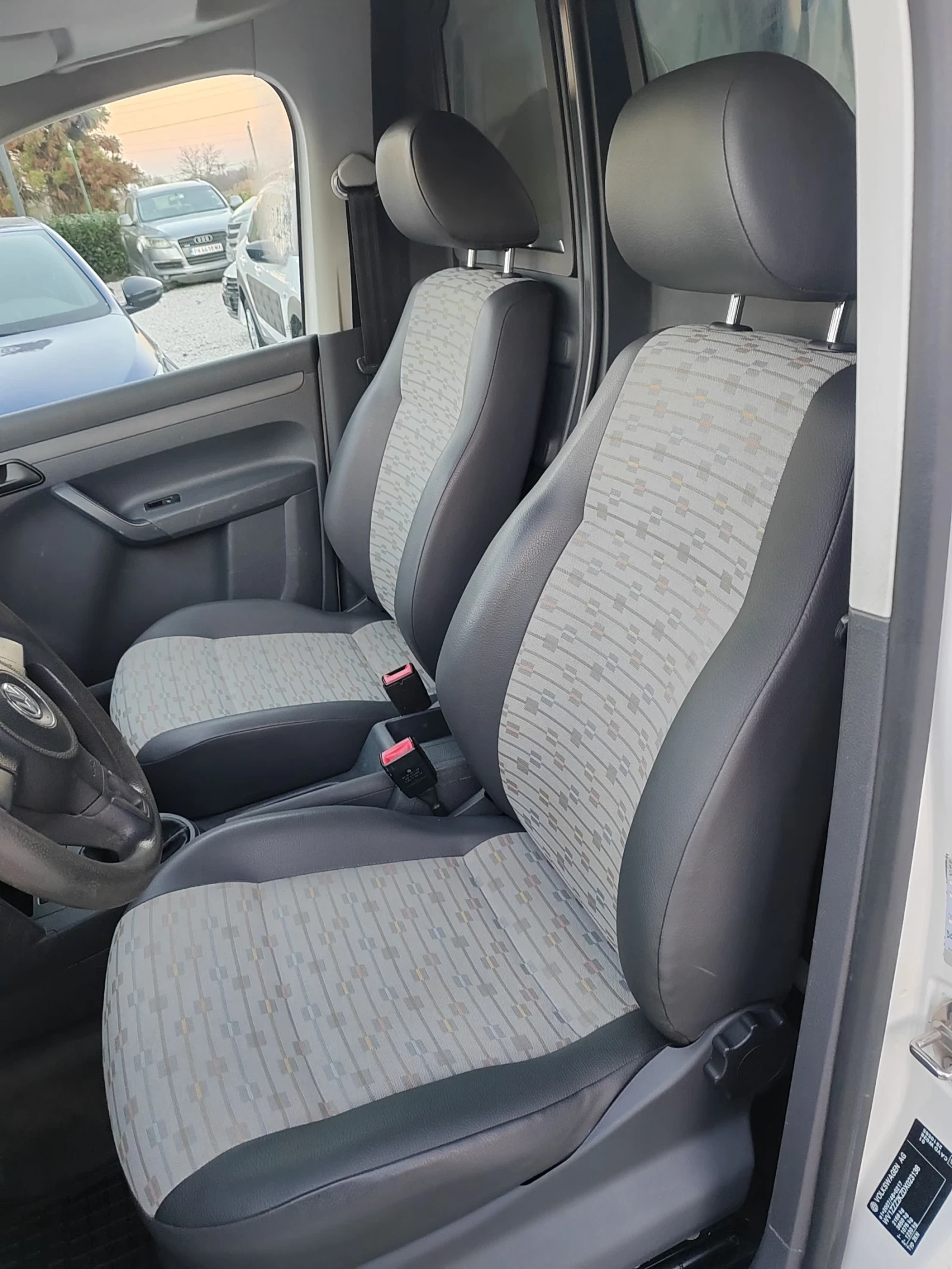 VW Caddy 1.6.102�.�. | Mobile.bg � ����������� 8