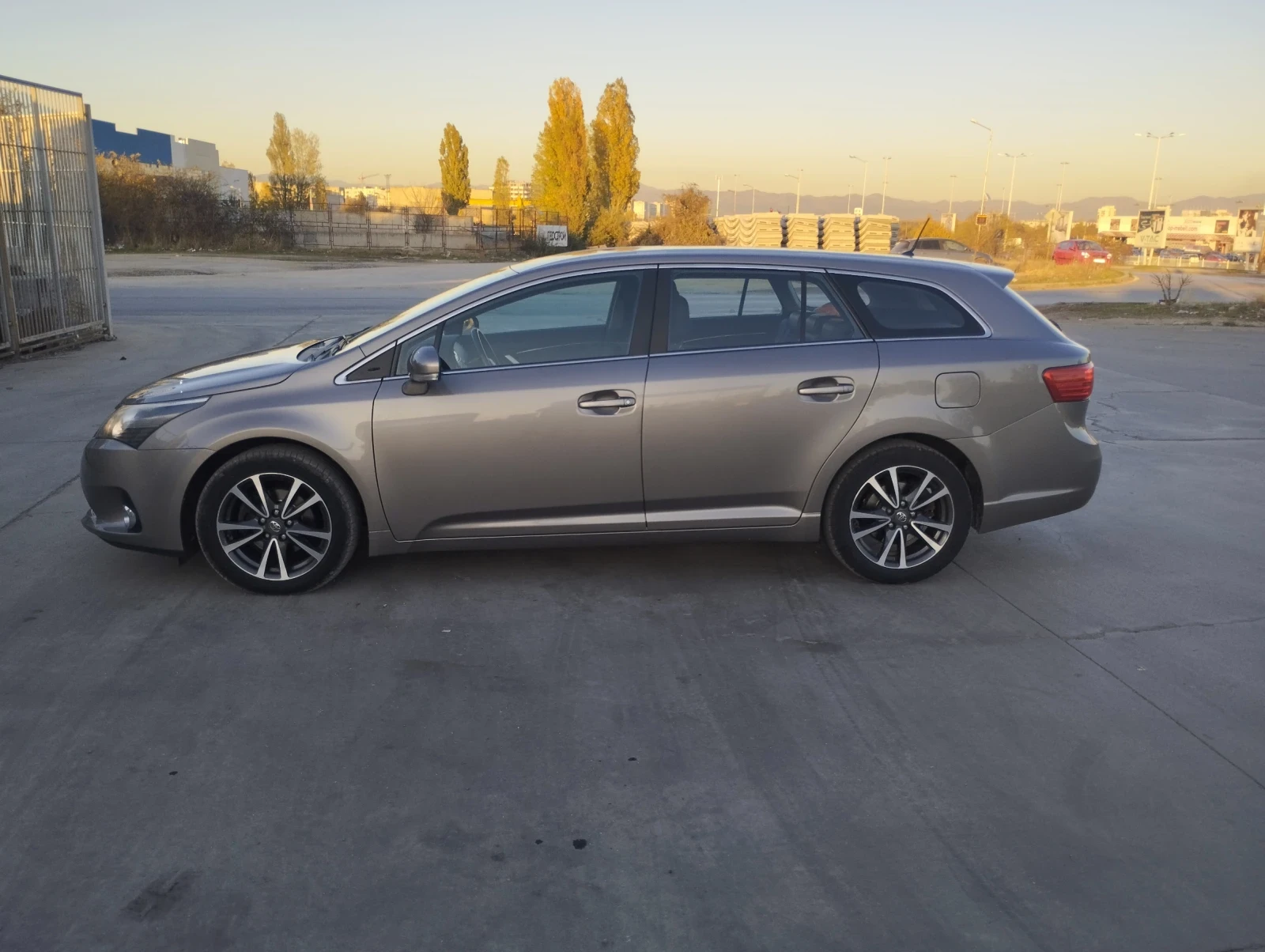 Toyota Avensis | Mobile.bg � ����������� 2