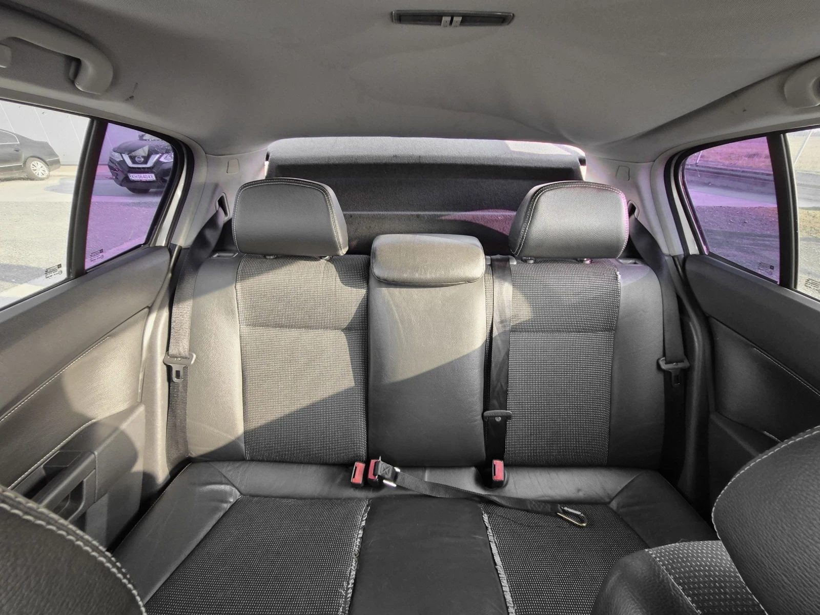 Opel Astra 1.6 Газ/Бензин Обслужена, снимка 8 - Автомобили и джипове - 53710851