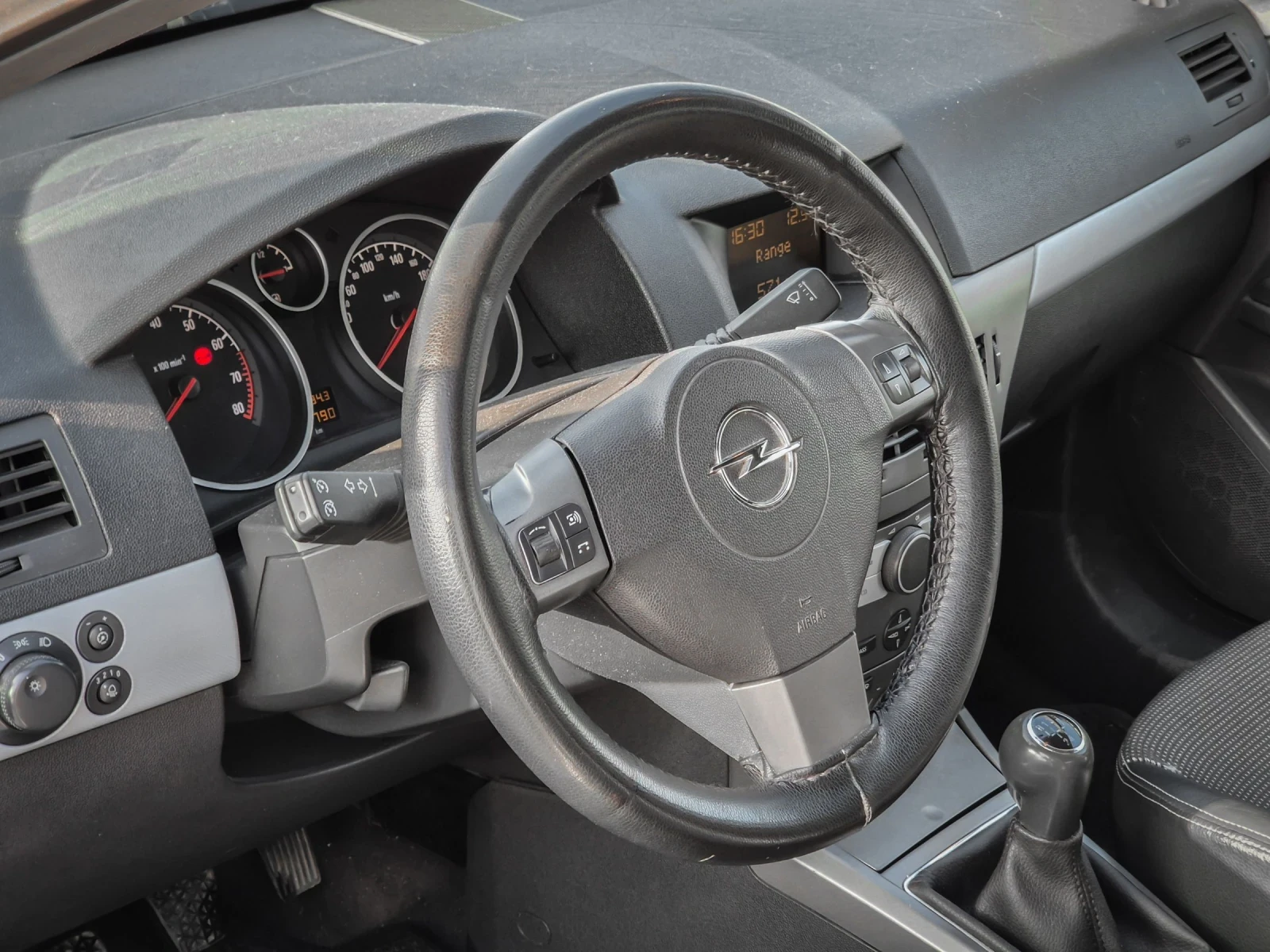 Opel Astra 1.6 Газ/Бензин Обслужена, снимка 6 - Автомобили и джипове - 53710851