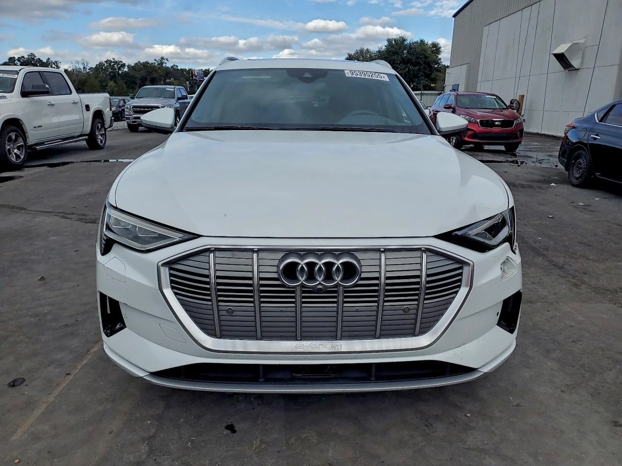 Audi E-Tron Prestige, снимка 5 - Автомобили и джипове - 54743205