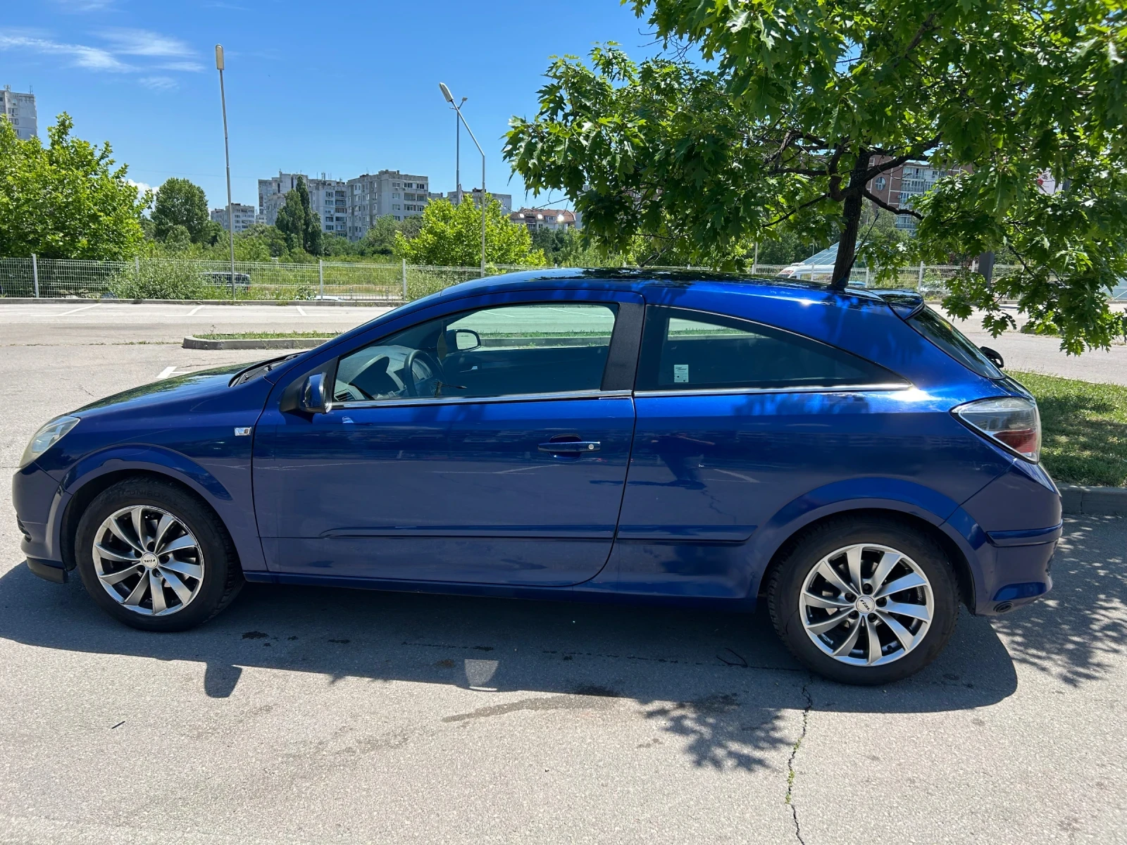 Opel Astra GTC 2006, снимка 4 - Автомобили и джипове - 54944921