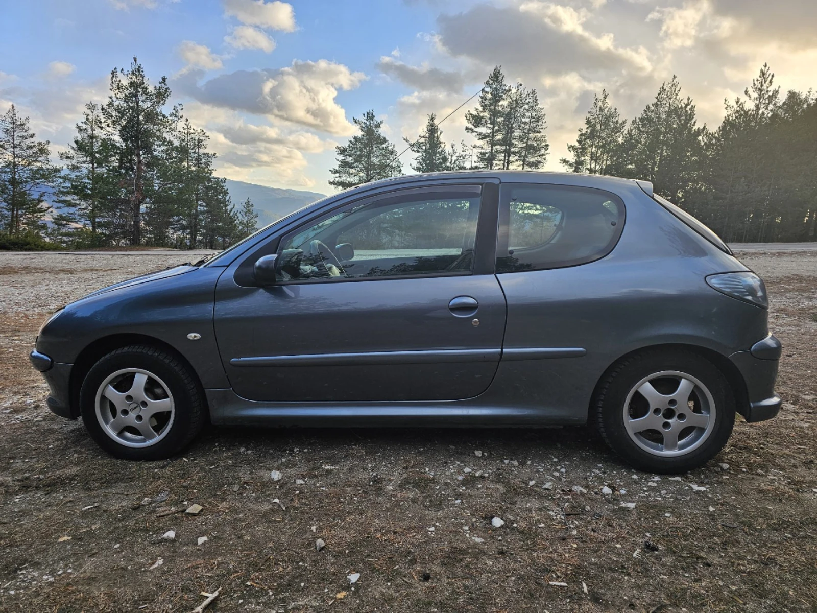 Peugeot 207 1.4 HDi, снимка 8 - Автомобили и джипове - 55293816