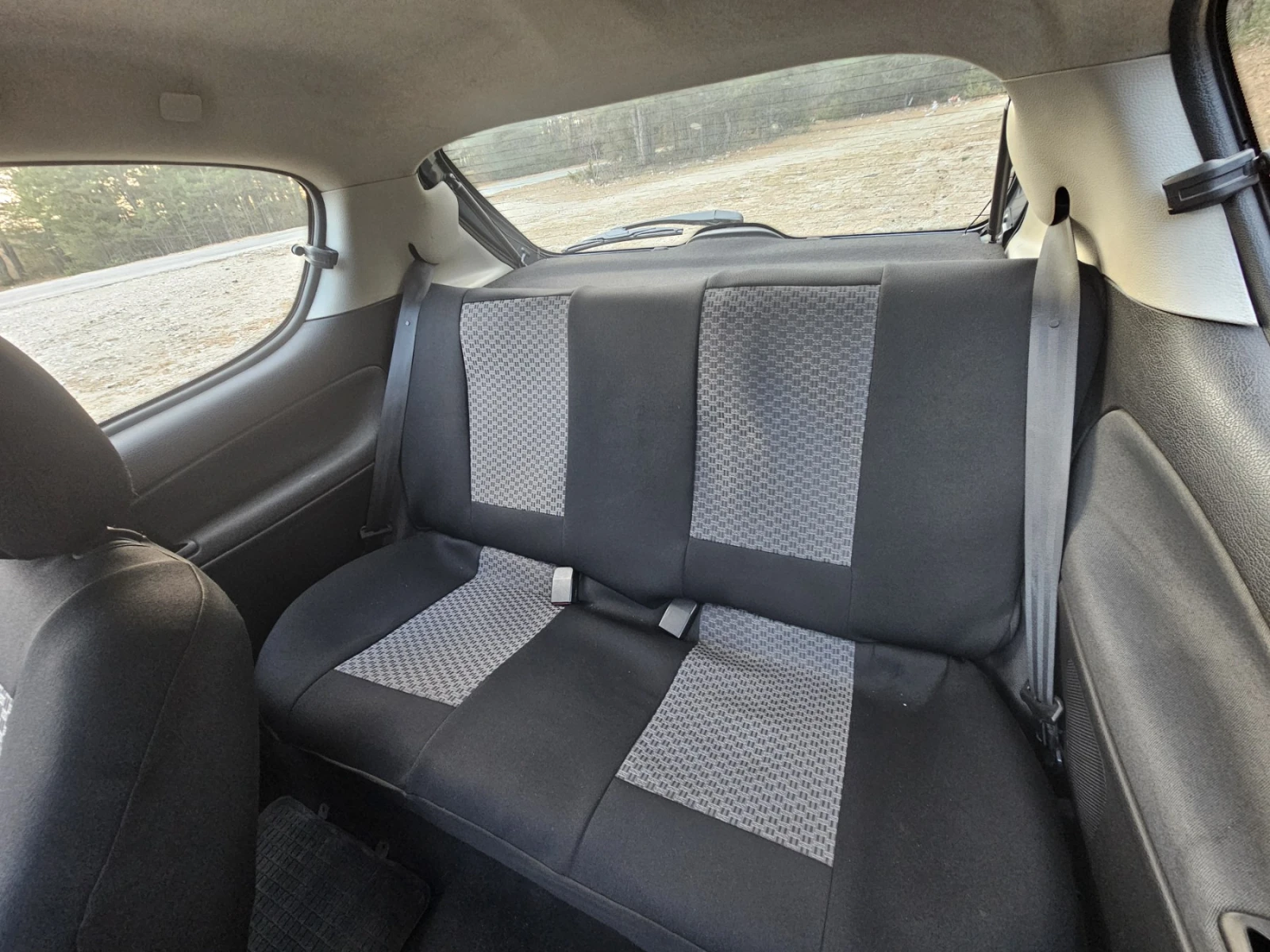 Peugeot 207 1.4 HDi, снимка 11 - Автомобили и джипове - 55293816