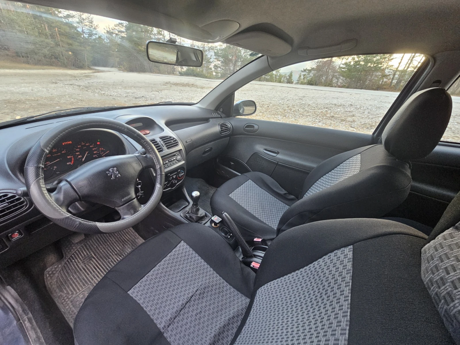 Peugeot 207 1.4 HDi, снимка 12 - Автомобили и джипове - 55293816