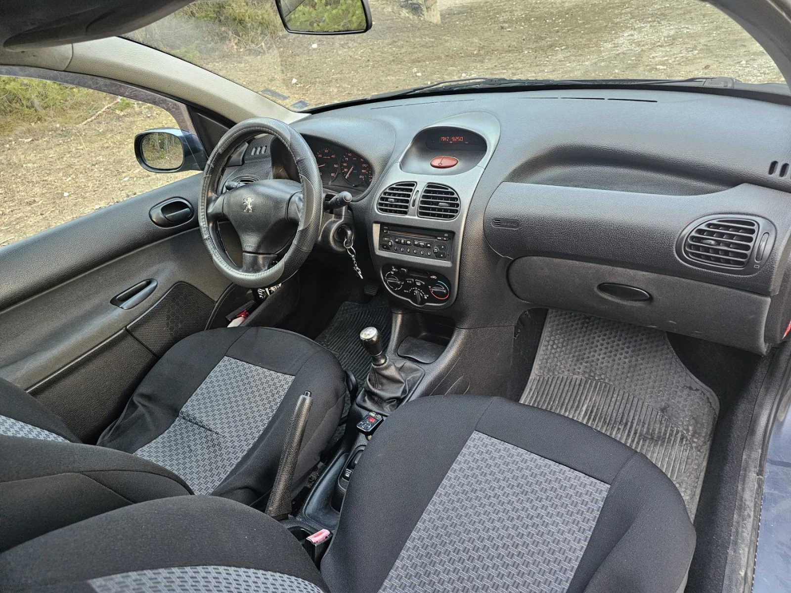Peugeot 207 1.4 HDi, снимка 10 - Автомобили и джипове - 55293816