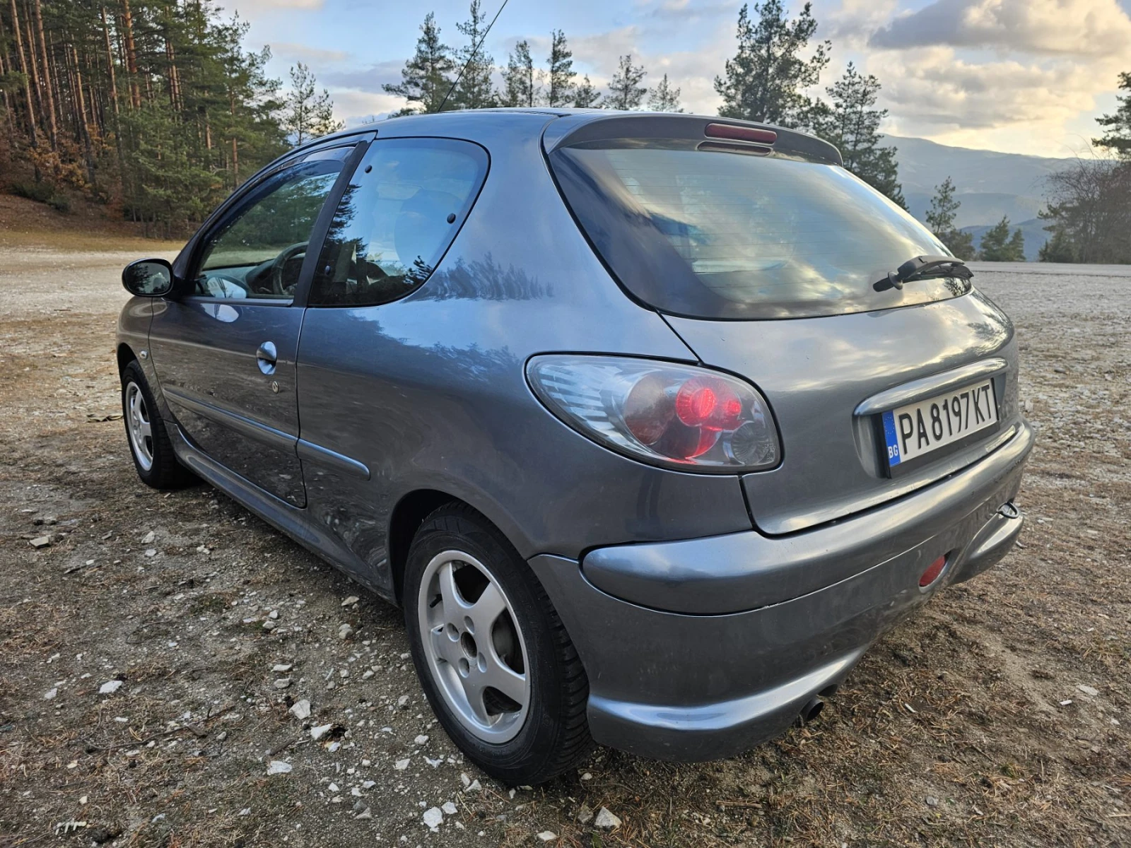 Peugeot 207 1.4 HDi, снимка 7 - Автомобили и джипове - 55293816
