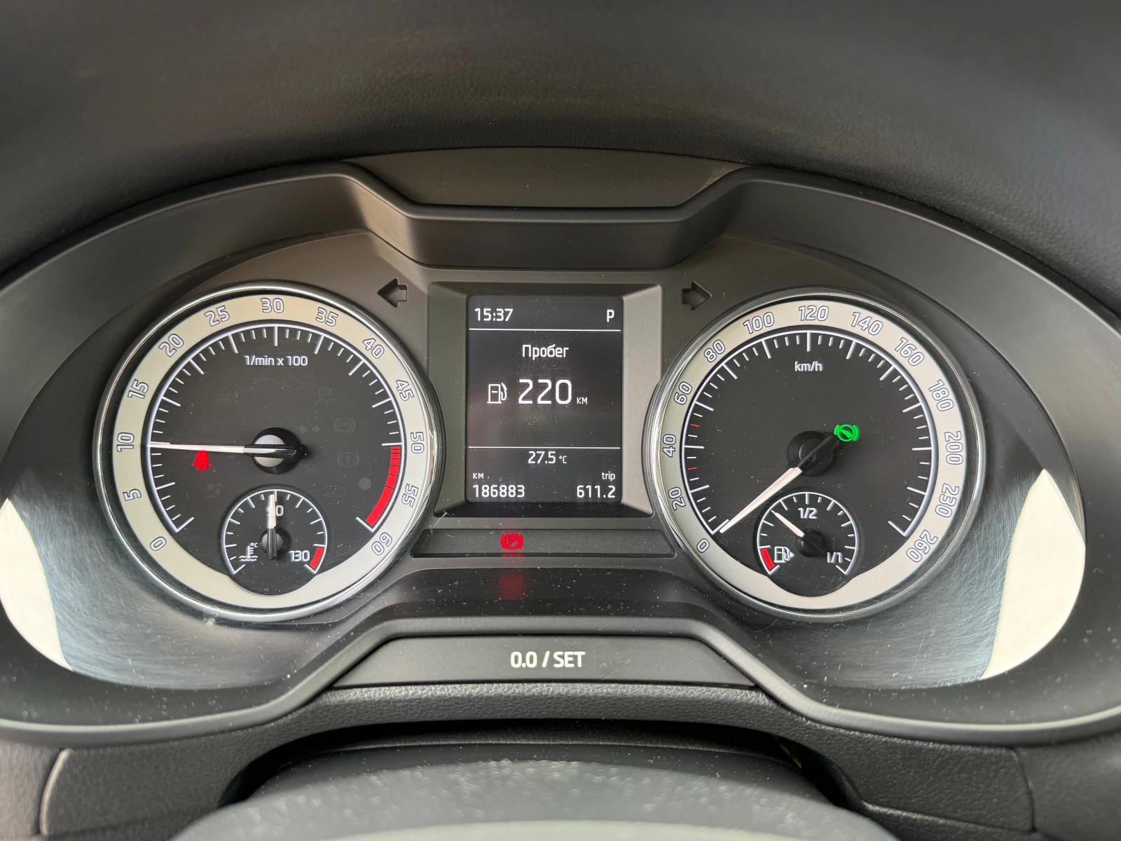 Skoda Octavia 2.0TDI DSG DISTRONIC KEYLESS AMBIENT LED | Mobile.bg � ����������� 12