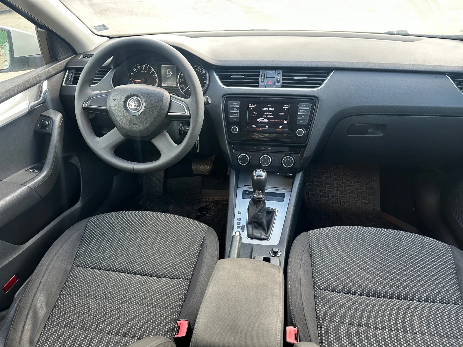 Skoda Octavia, снимка 9 - Автомобили и джипове - 55958381