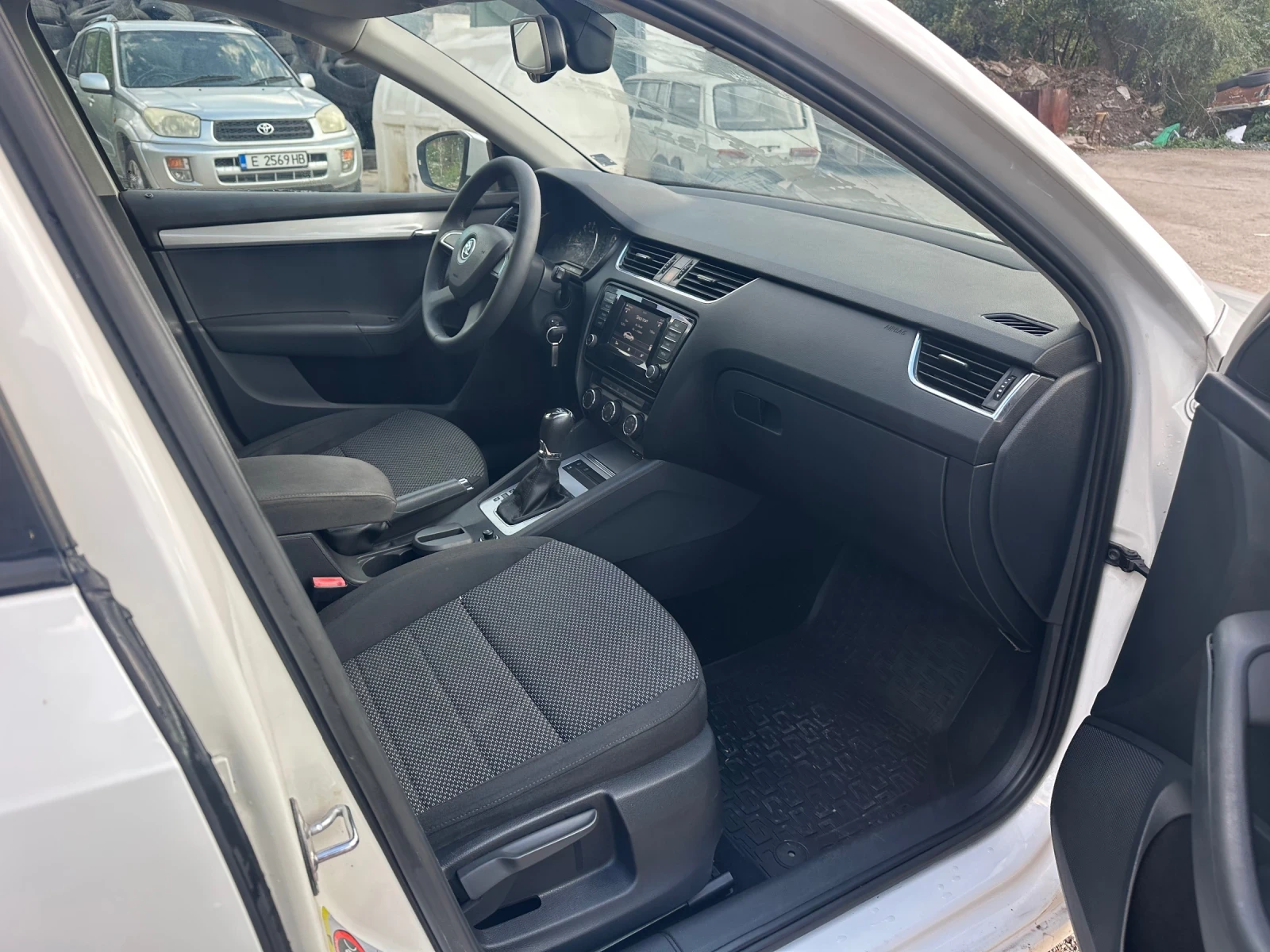 Skoda Octavia, снимка 8 - Автомобили и джипове - 55958381