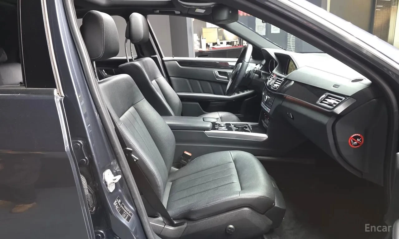 Mercedes-Benz E 400 /4MATIC/ФИНАНСИРАНЕ, снимка 11 - Автомобили и джипове - 56155871