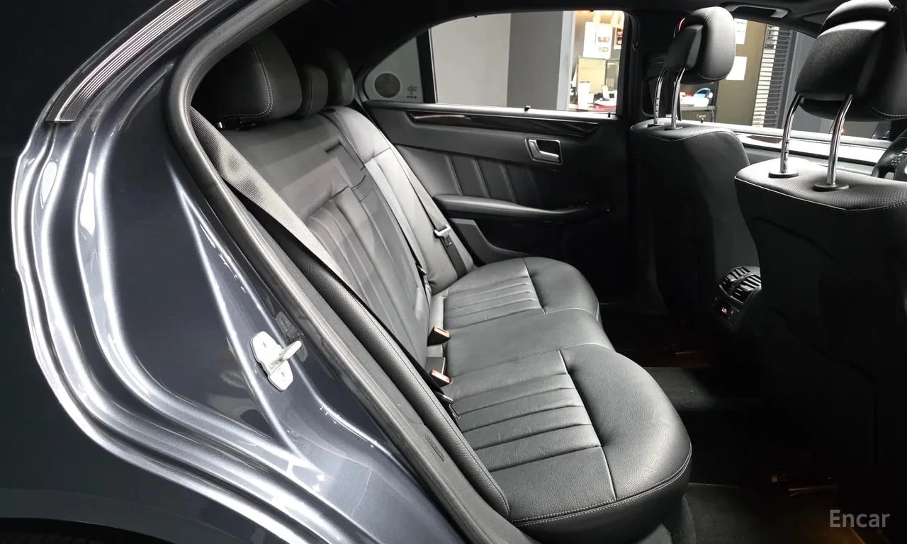 Mercedes-Benz E 400 /4MATIC/ФИНАНСИРАНЕ, снимка 12 - Автомобили и джипове - 56155871