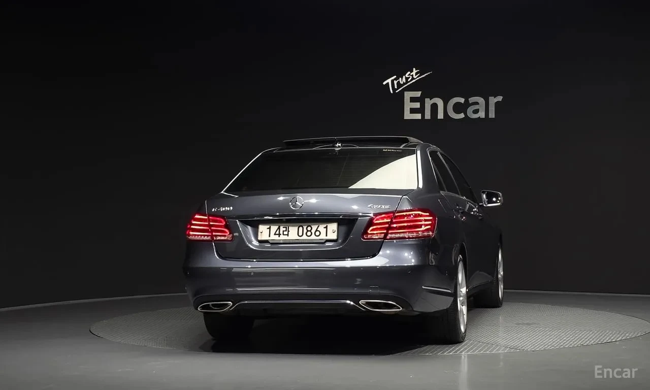 Mercedes-Benz E 400 /4MATIC/ФИНАНСИРАНЕ, снимка 4 - Автомобили и джипове - 56155871
