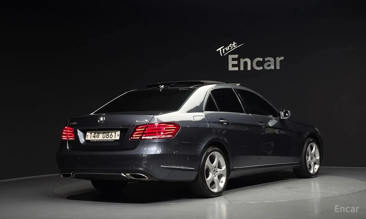Mercedes-Benz E 400 /4MATIC/ФИНАНСИРАНЕ, снимка 2 - Автомобили и джипове - 56155871