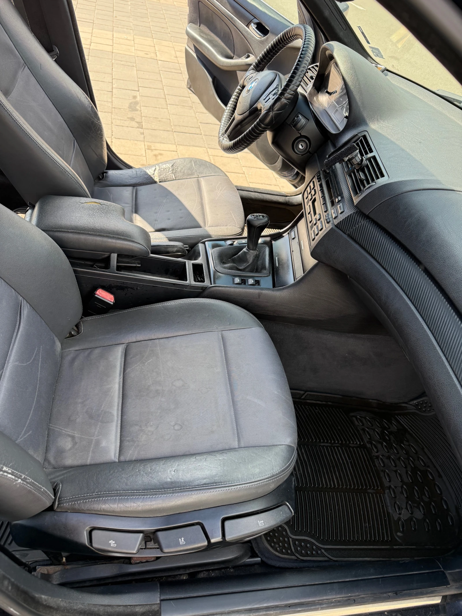 BMW 330 E46 facelift  , снимка 10 - Автомобили и джипове - 56178635