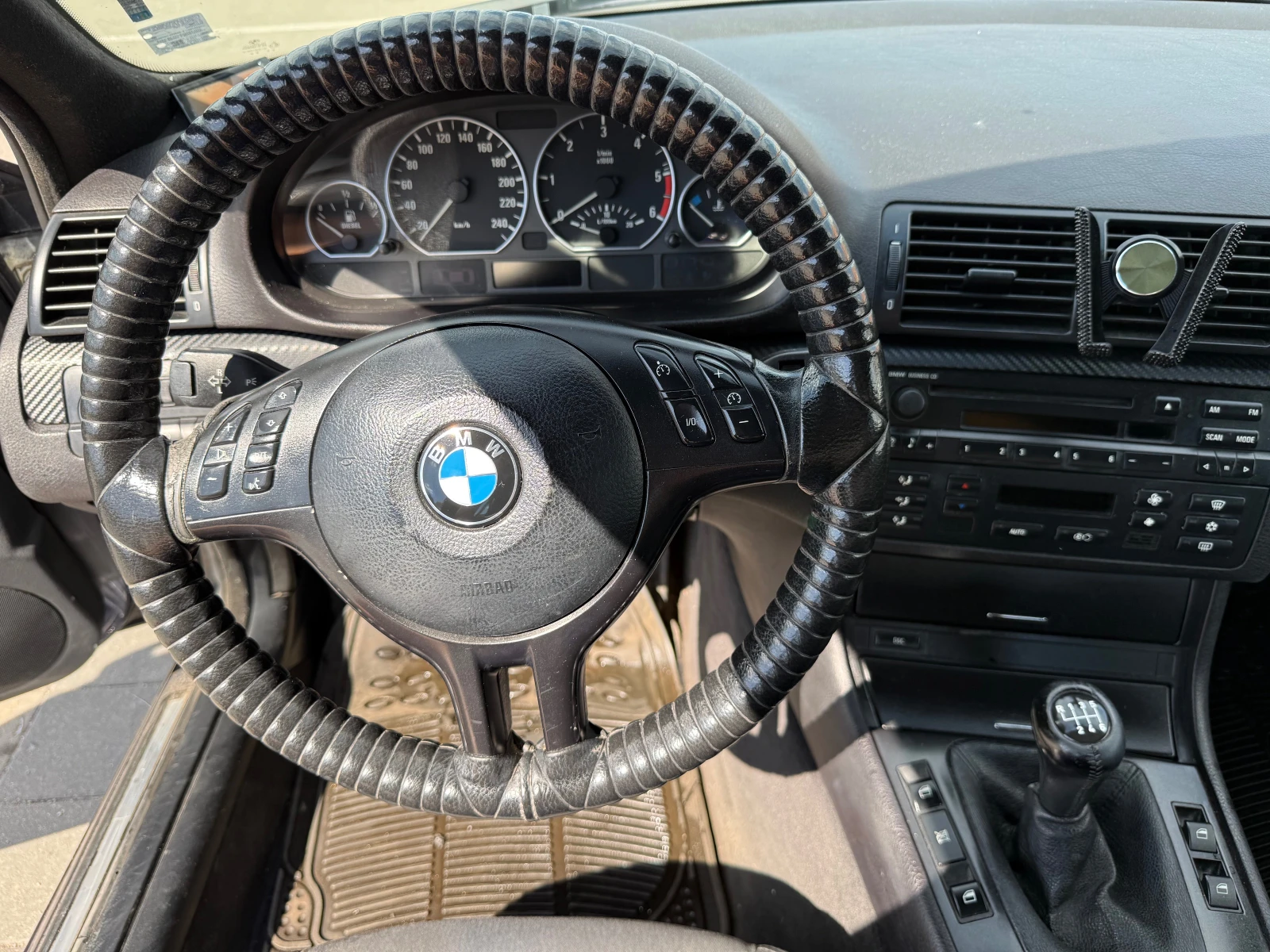 BMW 330 E46 facelift  , снимка 12 - Автомобили и джипове - 56178635