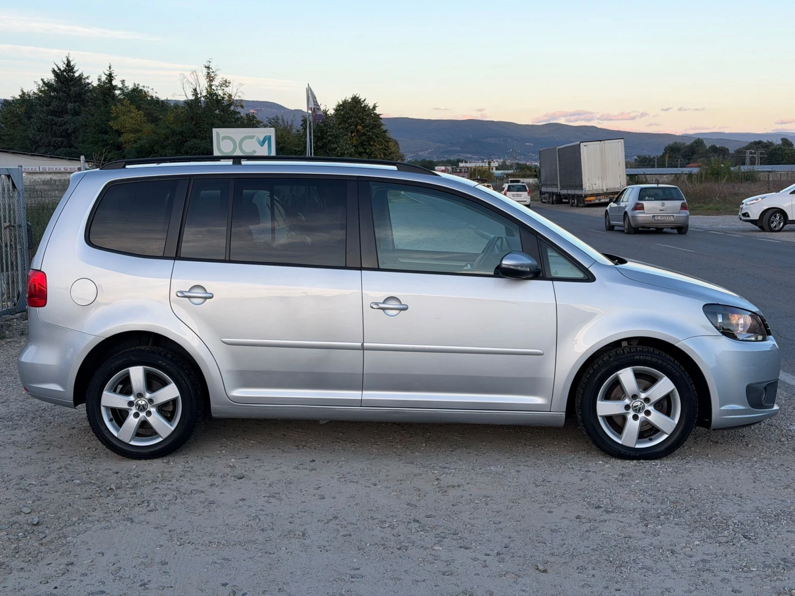 VW Touran 1.6TDI 105K.S.6s.k..7MESTA | Mobile.bg � ����������� 6