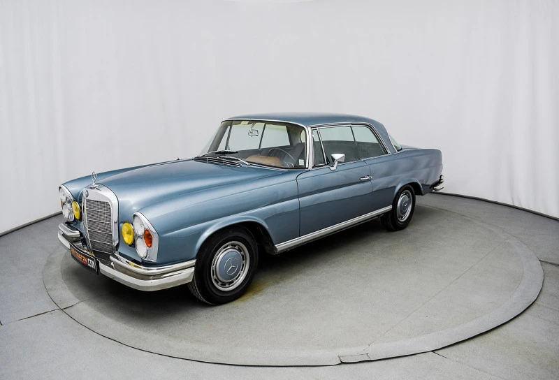 Mercedes-Benz 250 W111 Coupe, снимка 1 - Автомобили и джипове - 47309309