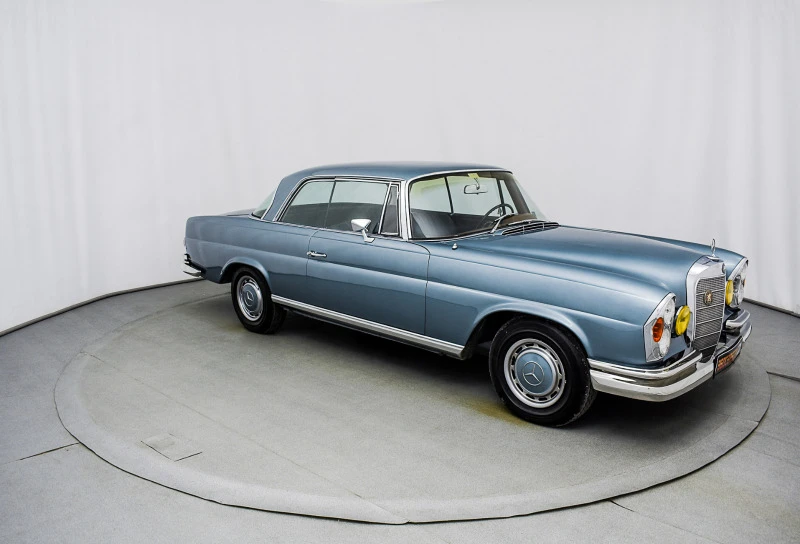 Mercedes-Benz 250 W111 Coupe, снимка 2 - Автомобили и джипове - 47309309