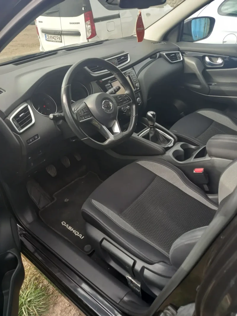 Nissan Qashqai 1.2 Бензин 115к.с , снимка 11 - Автомобили и джипове - 47707716