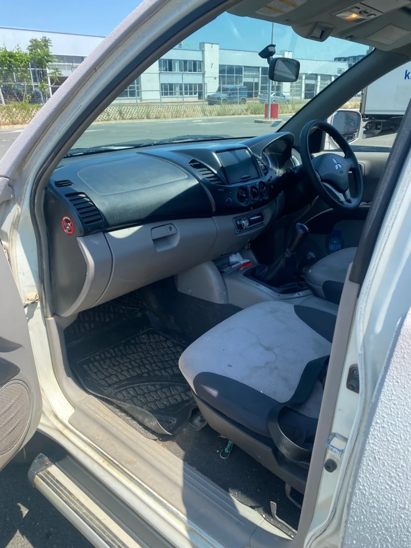 Mitsubishi L200, снимка 9 - Автомобили и джипове - 52513738