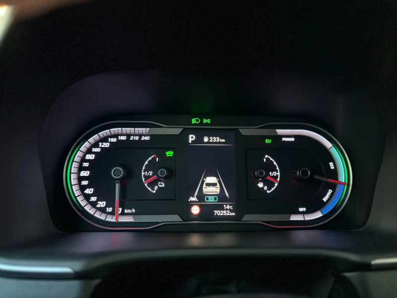 Hyundai Tucson 6 МЕСЕЦА ГАРАНЦИЯ/1.6i Hybrid Кожа/Подгрев/Камера, снимка 13 - Автомобили и джипове - 52420014